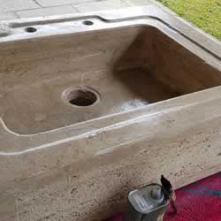 Lavabo in pietra per esterni